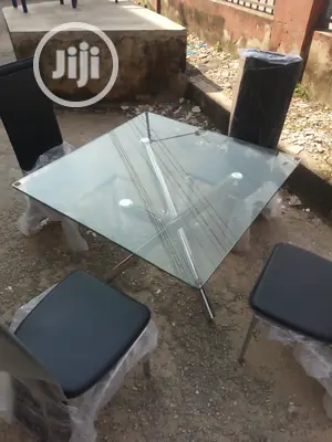 Dinninig Table With 4chairs