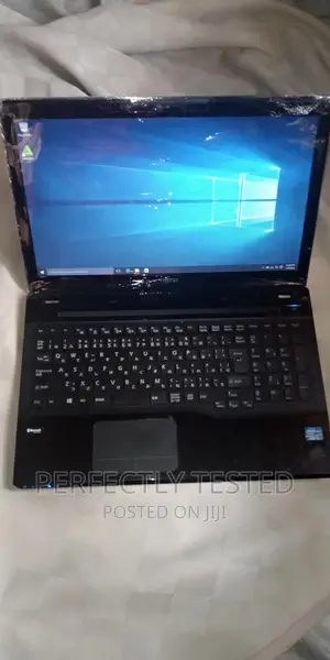 Laptop Fujitsu Lifebook AH56/G 4GB Intel Celeron HDD 500GB