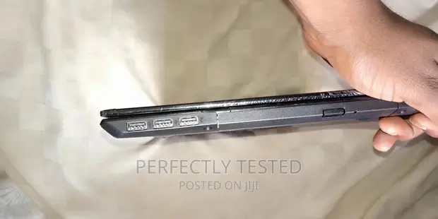 Laptop Fujitsu Lifebook AH56/G 4GB Intel Celeron HDD 500GB for