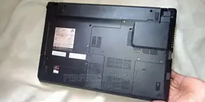 Laptop Fujitsu Lifebook AH56/G 4GB Intel Celeron HDD 500GB