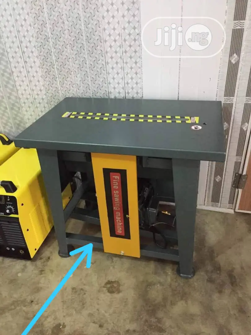 Table Circular Saw Machine