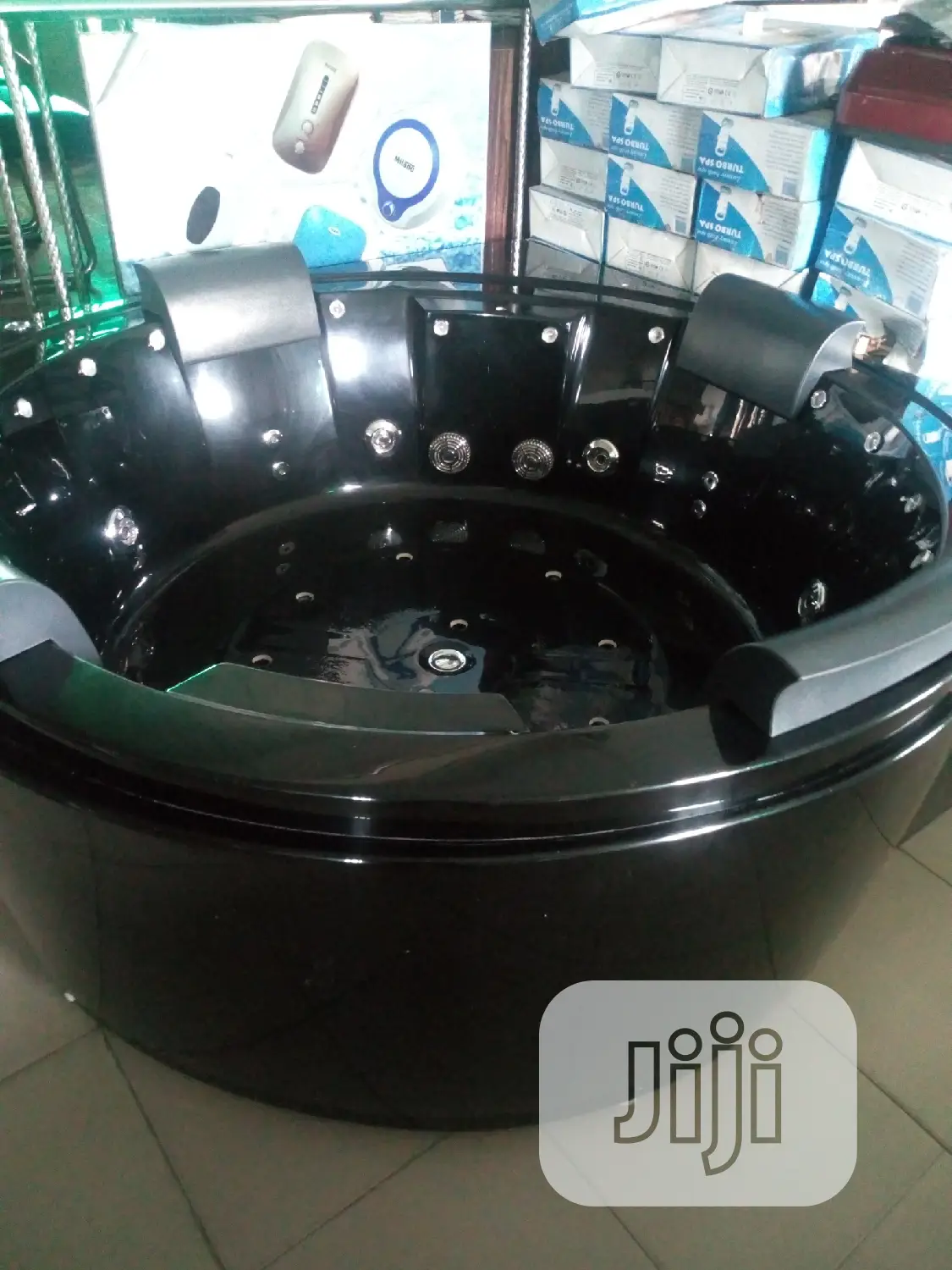 Double Machine Jacuzzi With All The Features