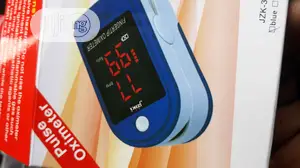 Finger Held Puse Oximeter