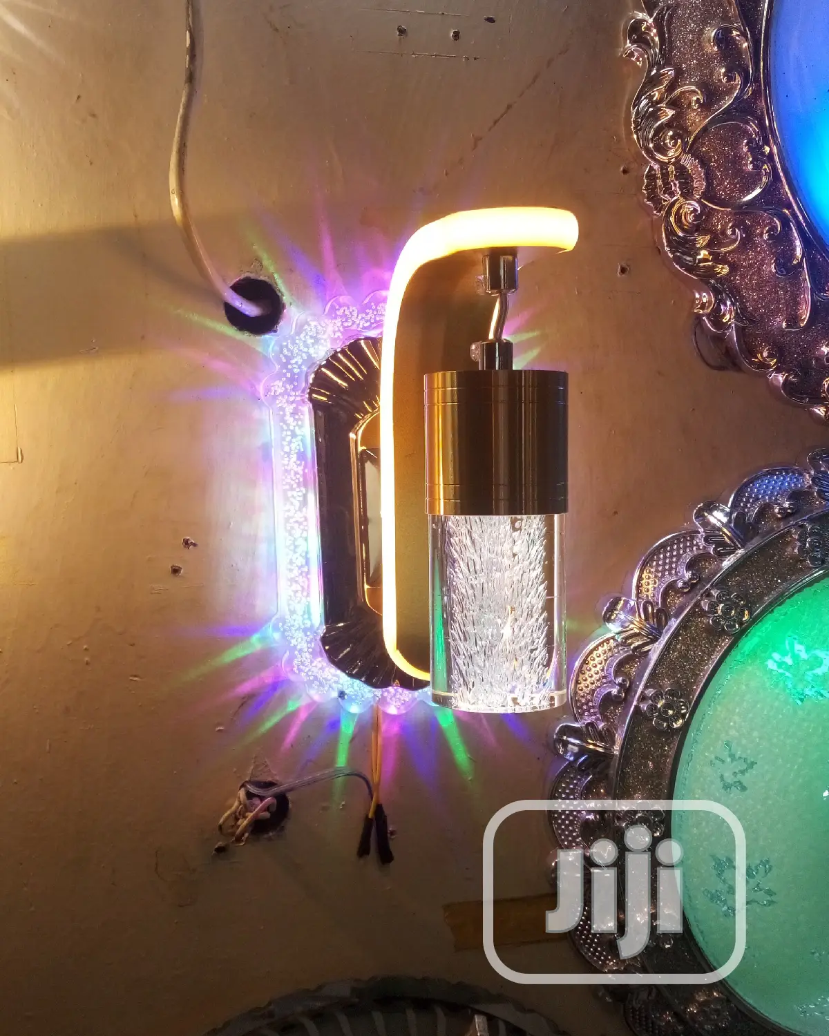 Led Wall Bracket. Multicolour and Warm White.