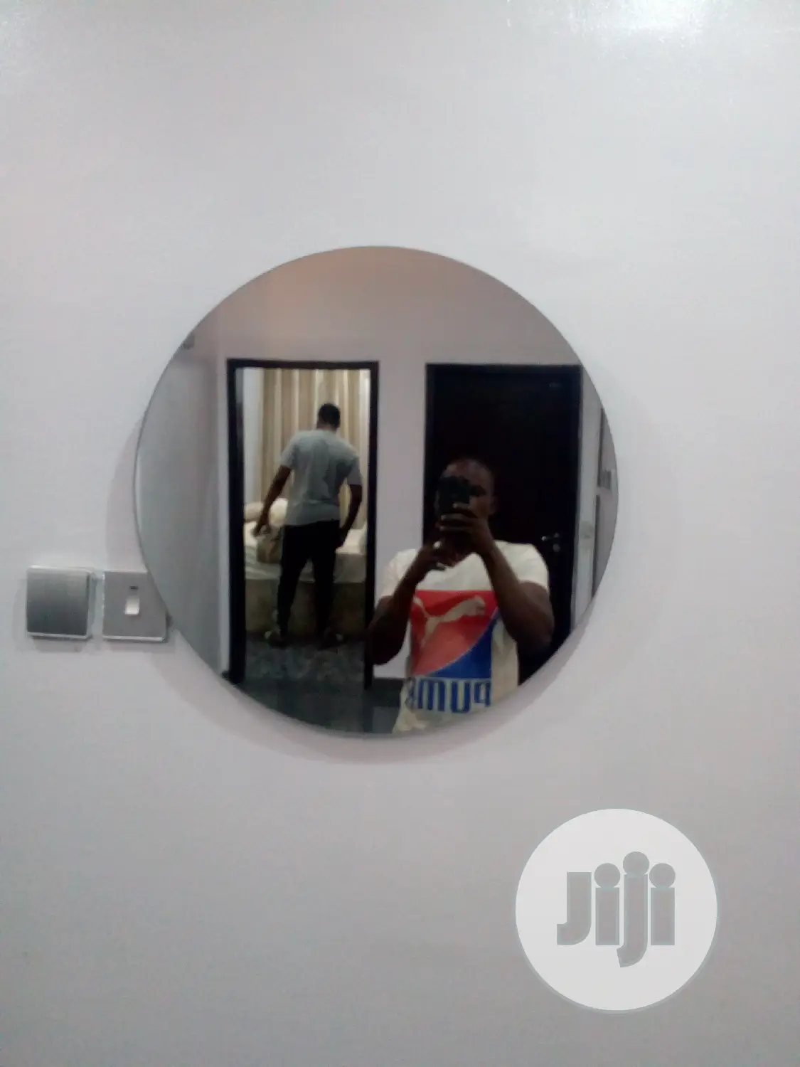 Round Mirror