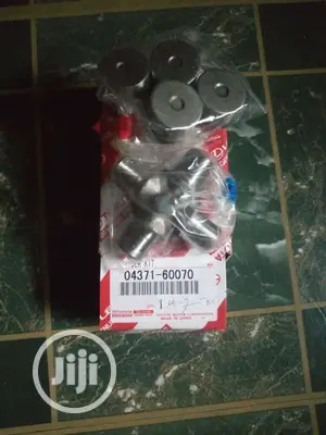 Spider Bearing, Tank Cover Hilux 2008