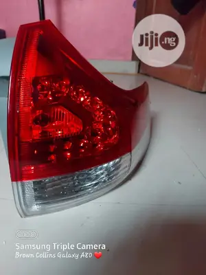 Right Side Back Light Sienna 2012