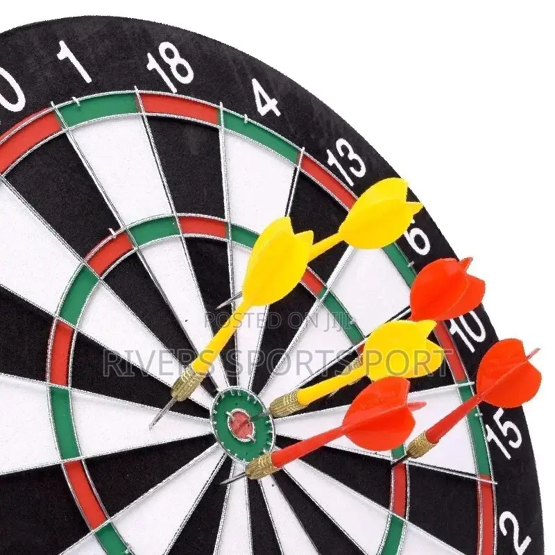 Dart Board Game With 6 Darts