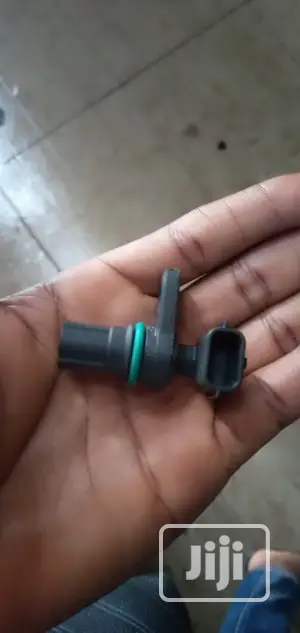 Crankshaft Position Sensor Nissan Qashqui 2012