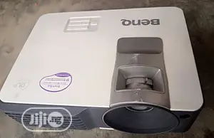 High Definition 2500 Lumens Benq Projector for Education