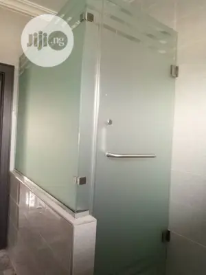 Frozenshower Cubicle