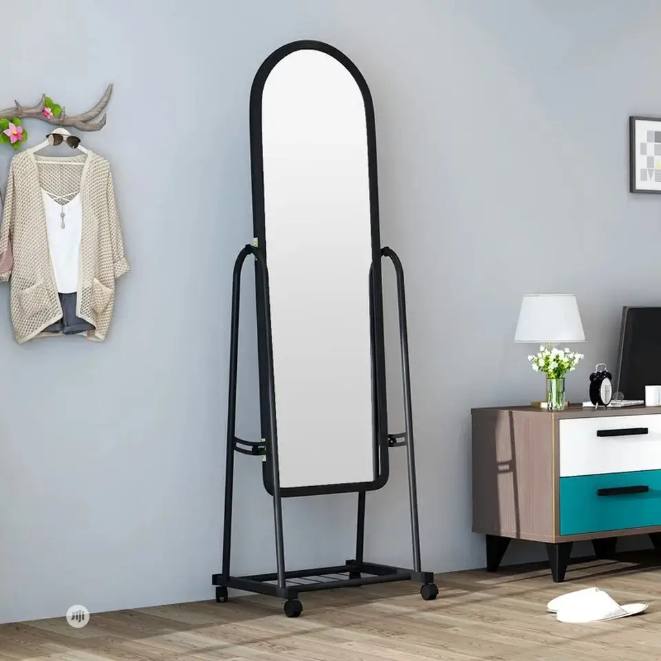 Dessing Mirror