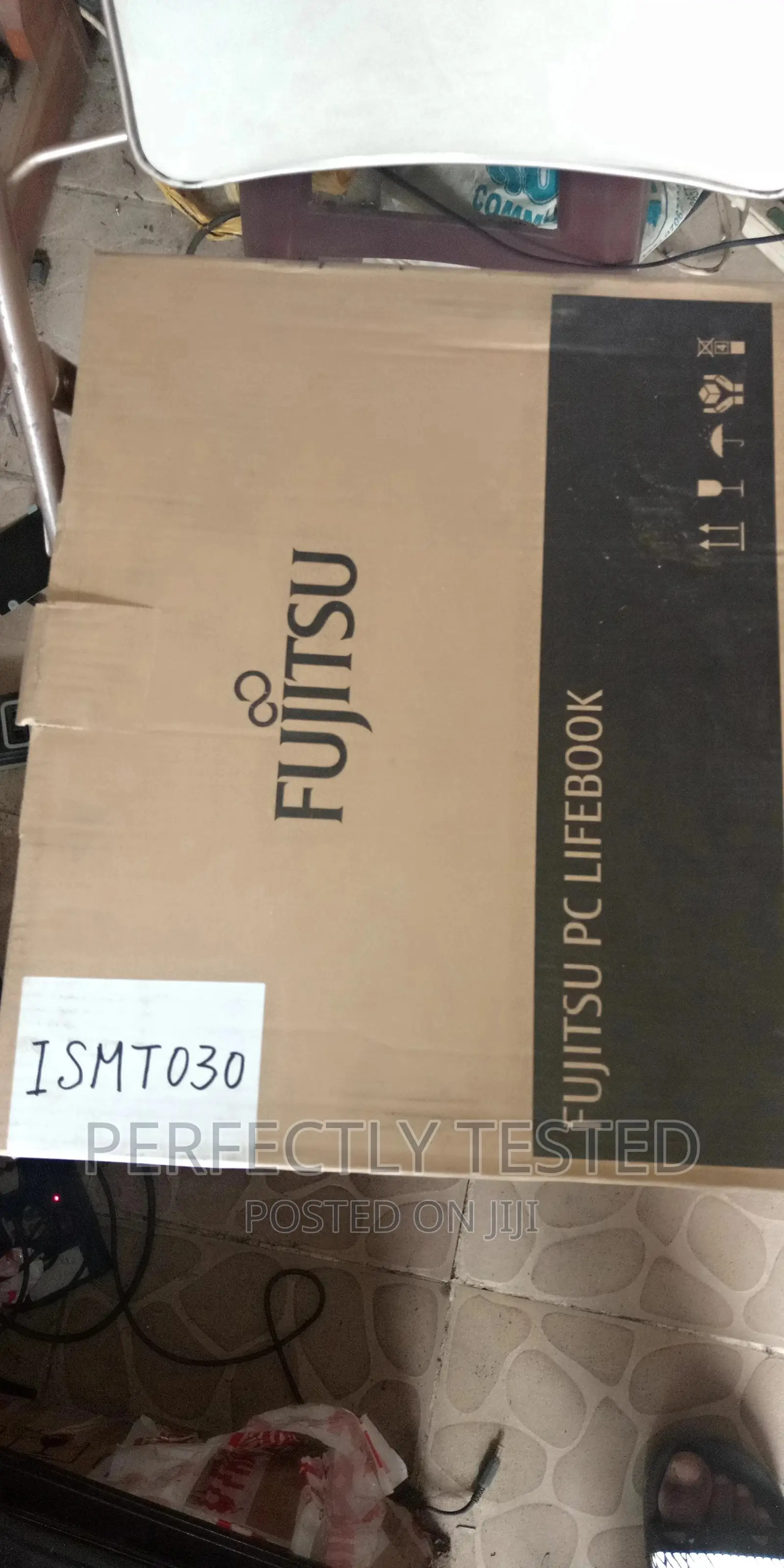 Laptop Fujitsu Lifebook AH56/G 4GB Intel Celeron HDD 500GB