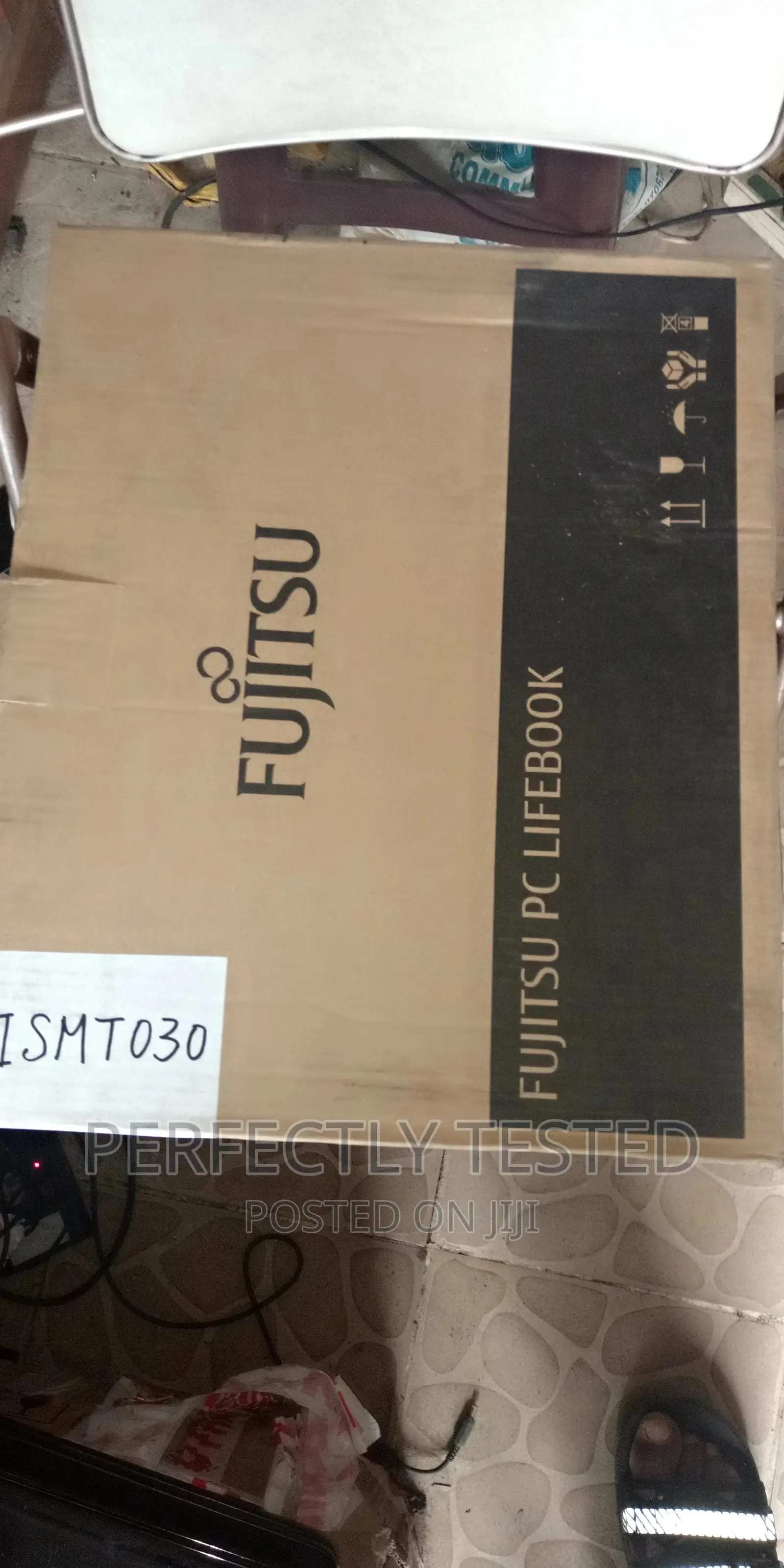 Laptop Fujitsu Lifebook AH56/G 4GB Intel Celeron HDD 500GB
