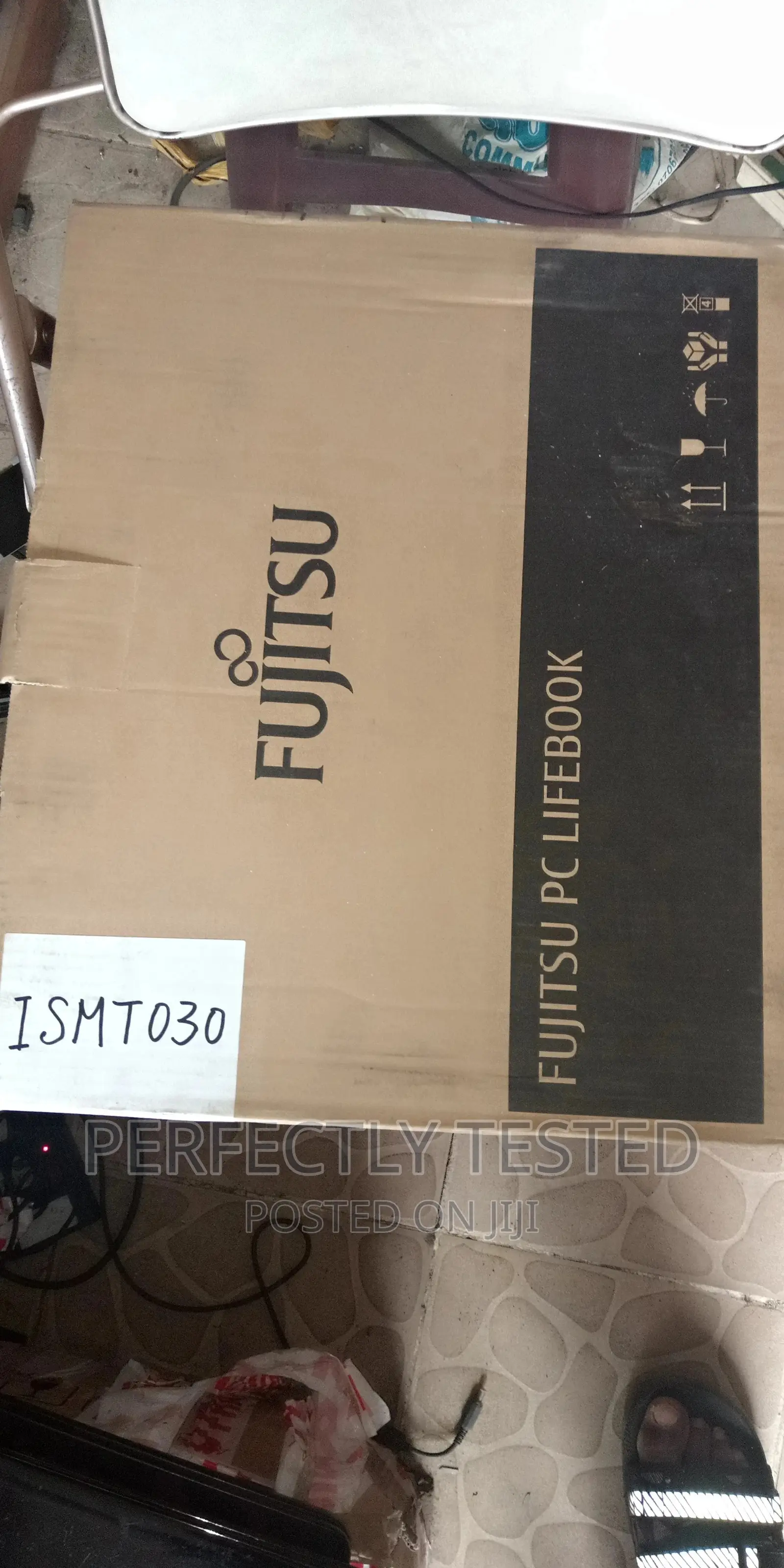 Laptop Fujitsu Lifebook AH56/G 4GB Intel Celeron HDD 500GB