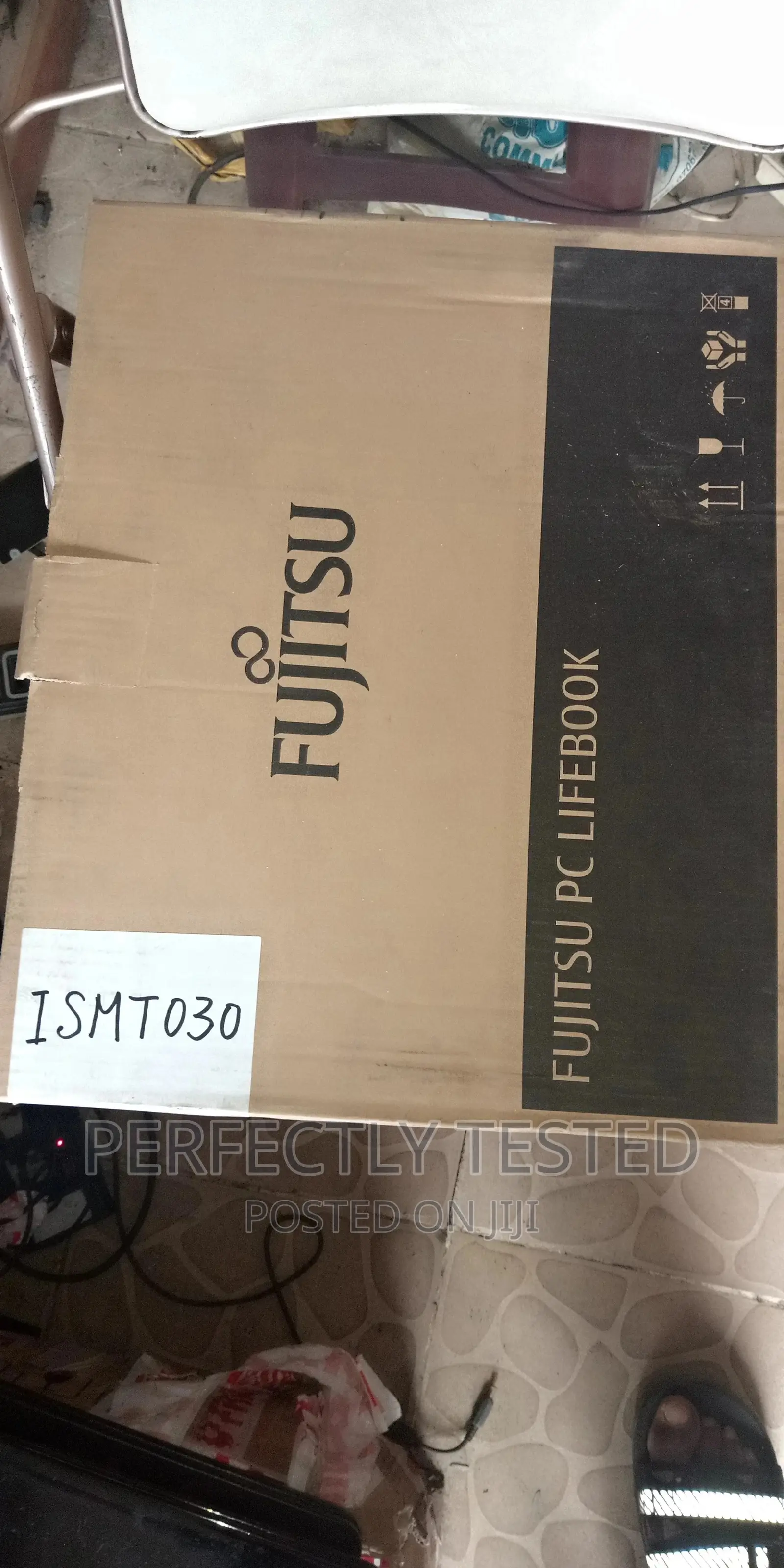 Laptop Fujitsu Lifebook AH56/G 4GB Intel Celeron HDD 500GB