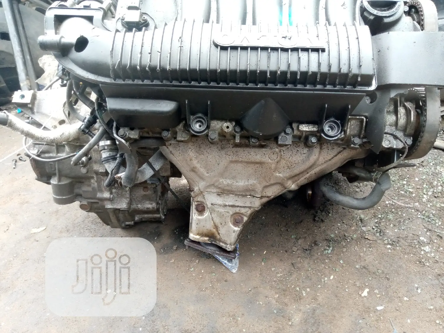 2005 Volvo S40 Engine