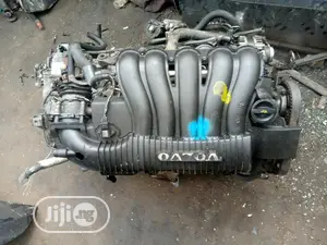 2005 Volvo S40 Engine