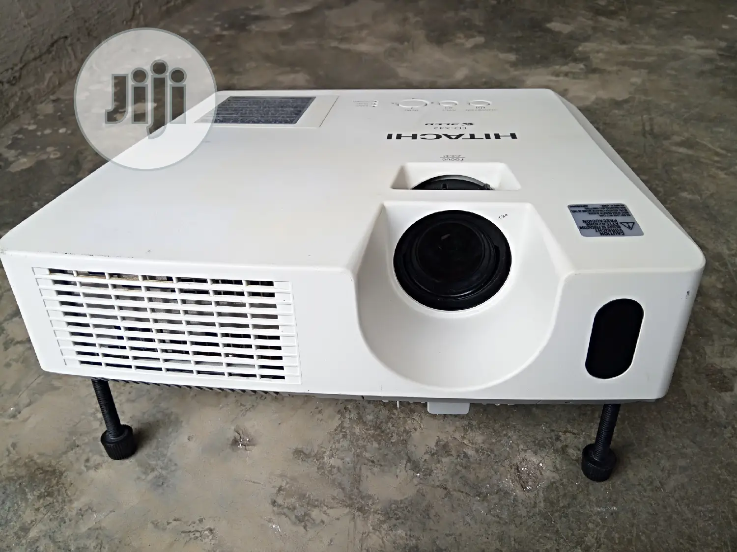 Daylight Hitachi Projectors With Large Image