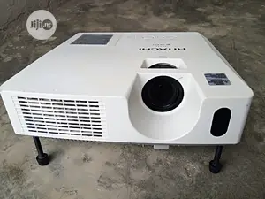 Daylight Hitachi Projectors With Large Image