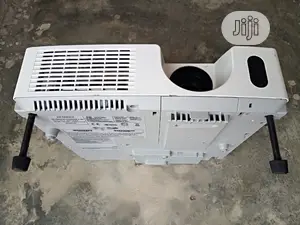 Daylight Hitachi Projectors With Large Image