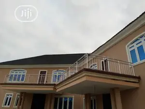 Stainless Handrail On Cantilever