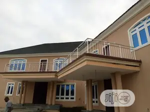 Stainless Handrail On Cantilever