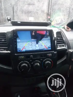 Toyota Hilux Android System