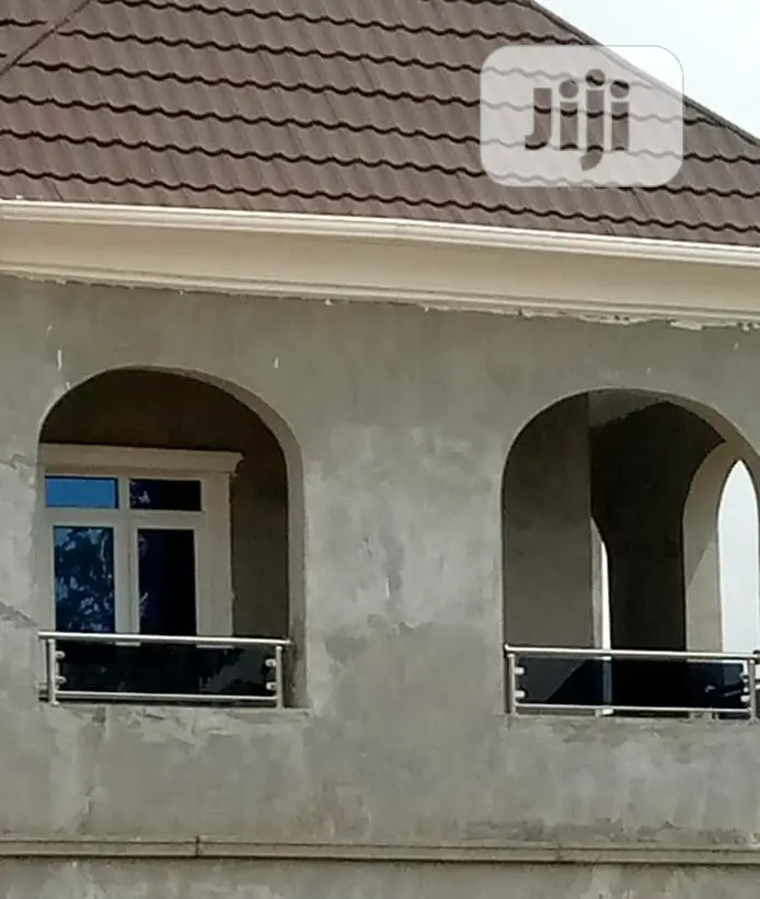 Dwarf Glass Handrails