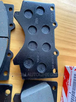 Front Brake Pad for Toyota Land Cruiser V8 Original Briscoe