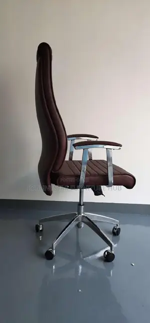 Top Quality Executive Swivel Leather Office Chair.