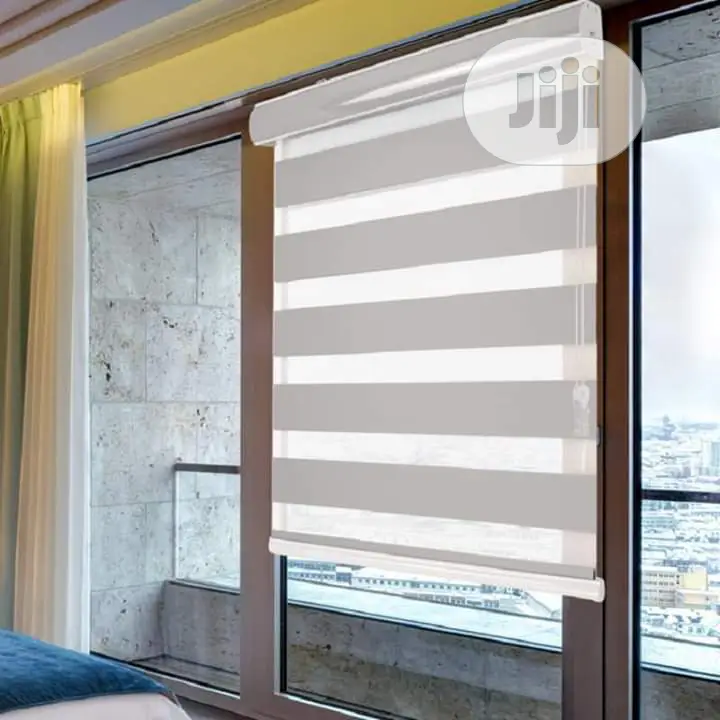 Grade Window Blinds