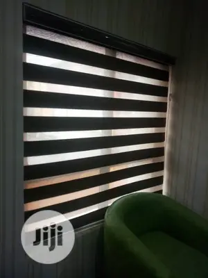 Grade Window Blinds