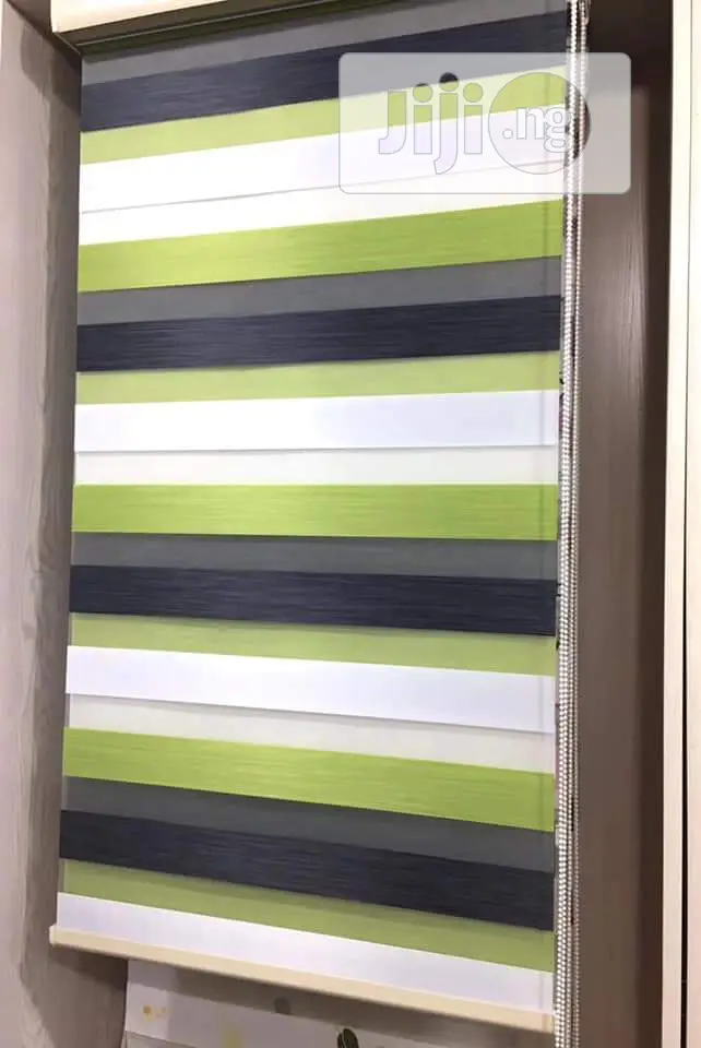 Grade Window Blinds