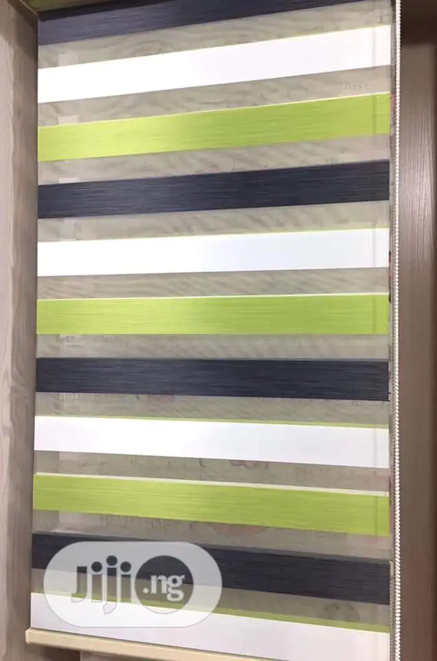 Grade Window Blinds
