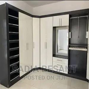 L Shape Closet