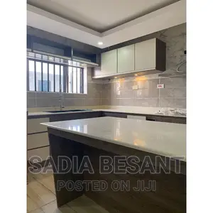 Oak/Offwhite Kitchen Canbinet