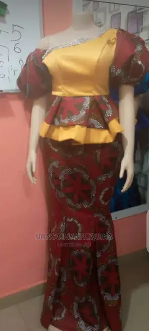 Headless Plastic Size 10 Busty Female Skin Color Mannequin