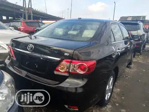Toyota Corolla 2010 Black