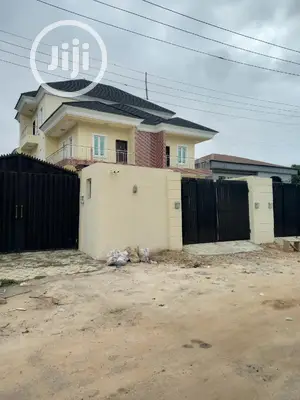 4bdrm Duplex in Ikeja for sale