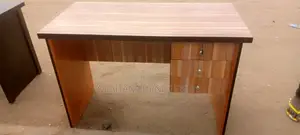 2/4feet Office Table