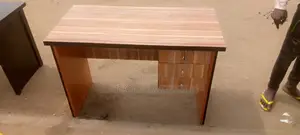 2/4feet Office Table