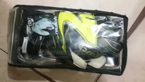 Highly Professional Goal Keeper Glove