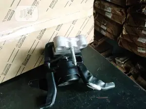 Upper Engine Mounting Toyota Corolla