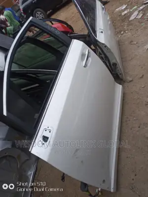 Complete Door For Toyota Venza And Other Cars Available