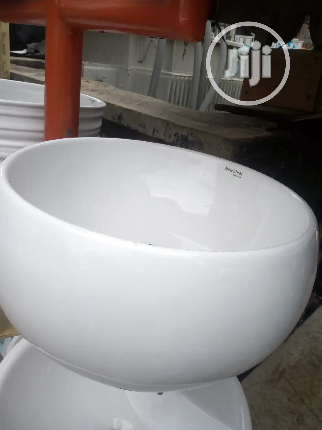 Round Cabinet Basin