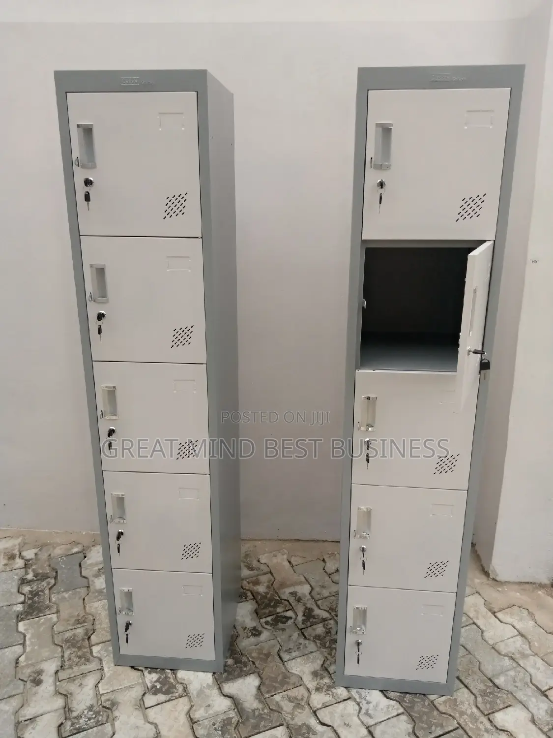 By 5 Metal Workers Locker