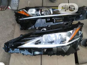 Head Lamp Lexus Es2020 Model