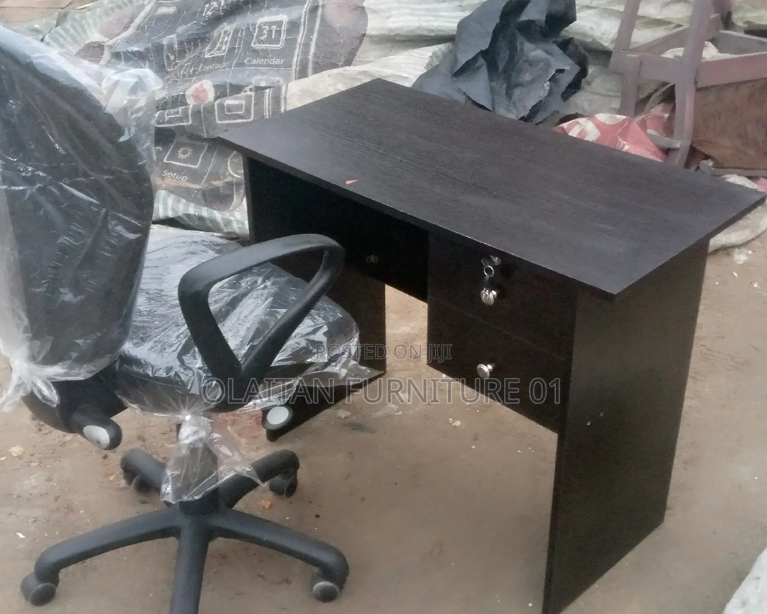 Laptop $ Reading Table