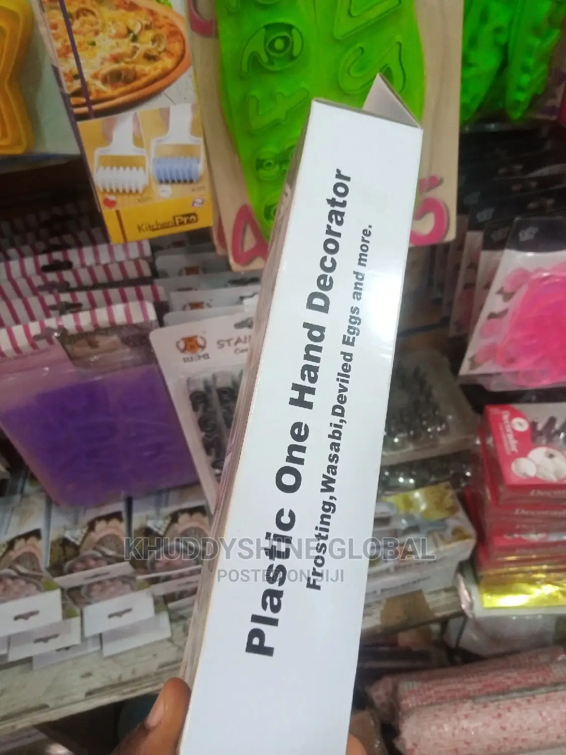 Plastic One Hand Decorator